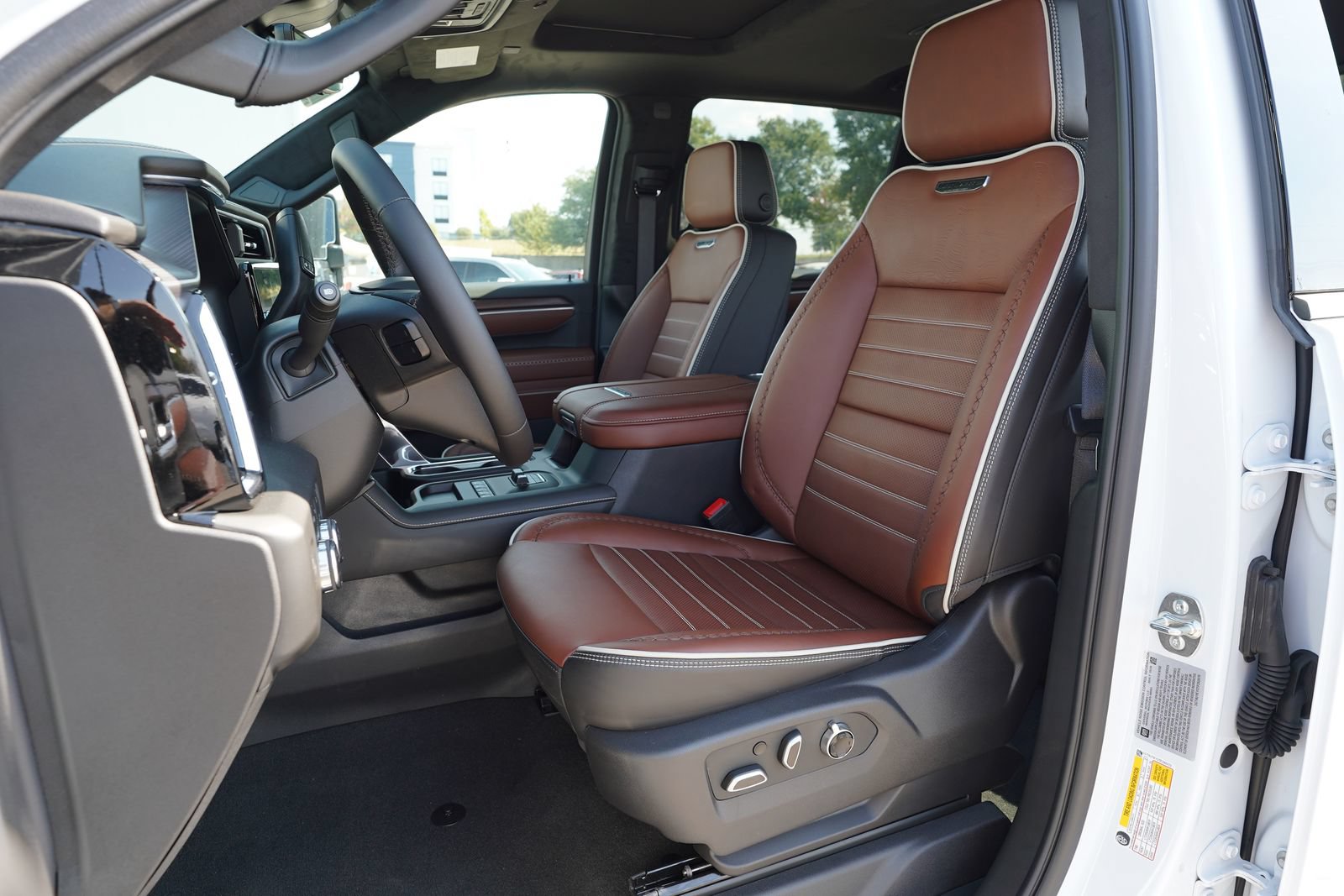 New 2026 GMC Sierra 3500 Denali Ultimate AWD/4WD image 18