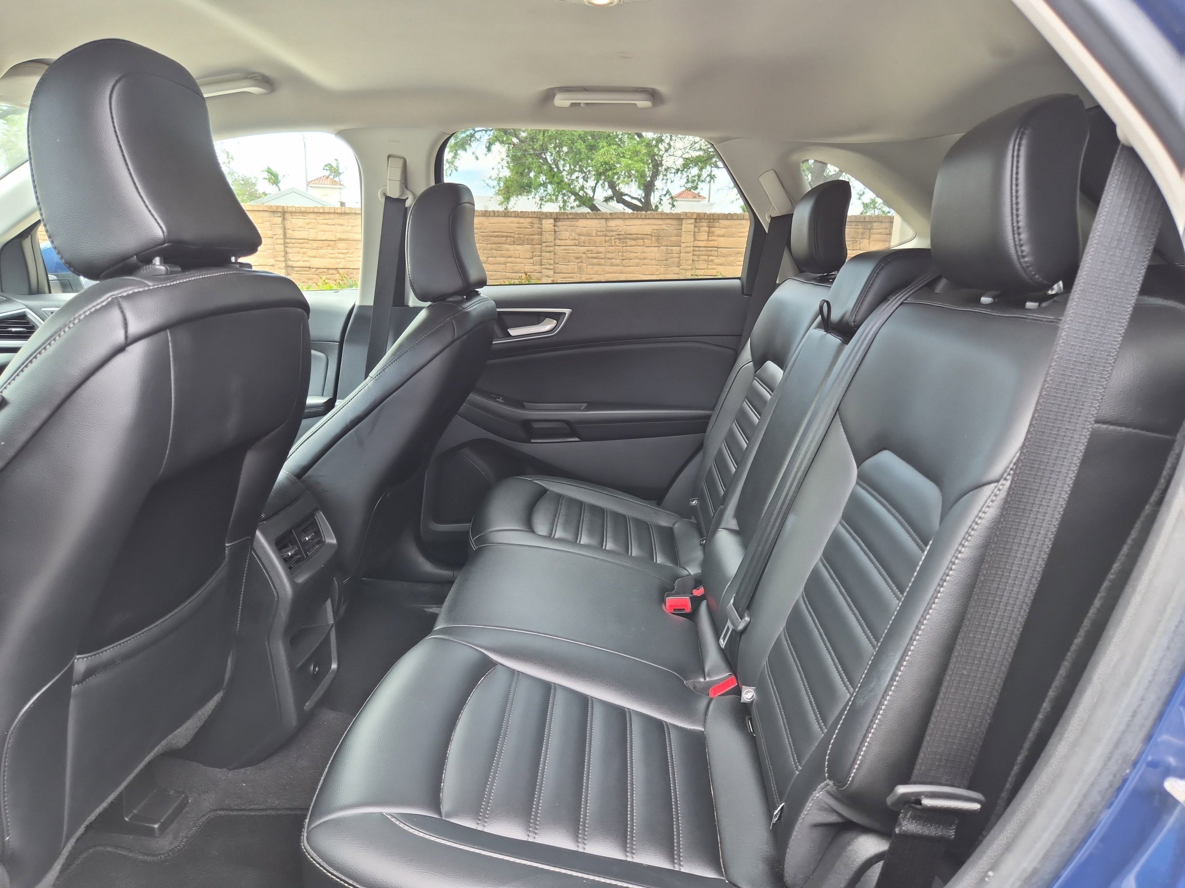 Used 2023 Ford Edge SEL image 16