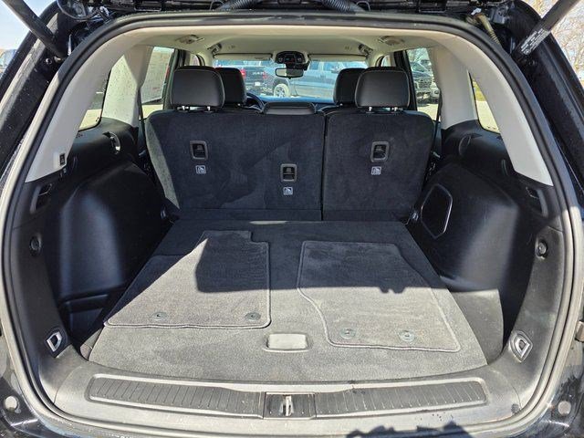 Certified 2023 Jeep Grand Cherokee Limited w/ Black Appearance Package AWD/4WD image 10