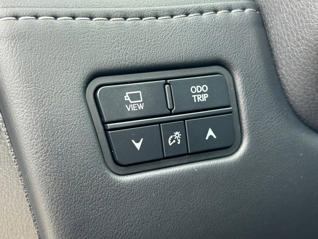 Used 2025 Lexus LX 700h Luxury image 32