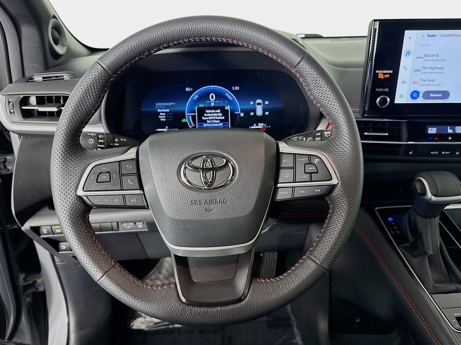 Used 2025 Toyota Sienna XSE w/ XSE Plus Package image 13