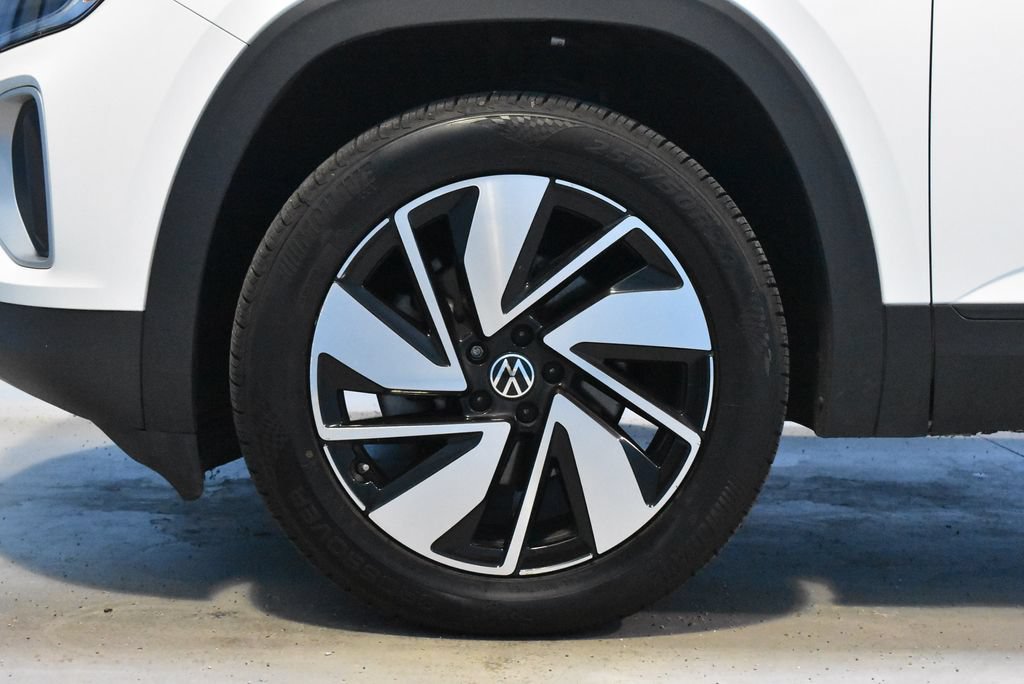 Used 2025 Volkswagen Atlas SE AWD/4WD image 26