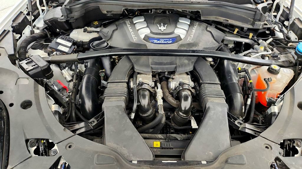 Used 2023 Maserati Grecale Trofeo AWD/4WD image 26