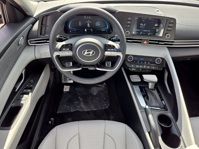 New 2026 Hyundai Elantra SEL Sport FWD image 7