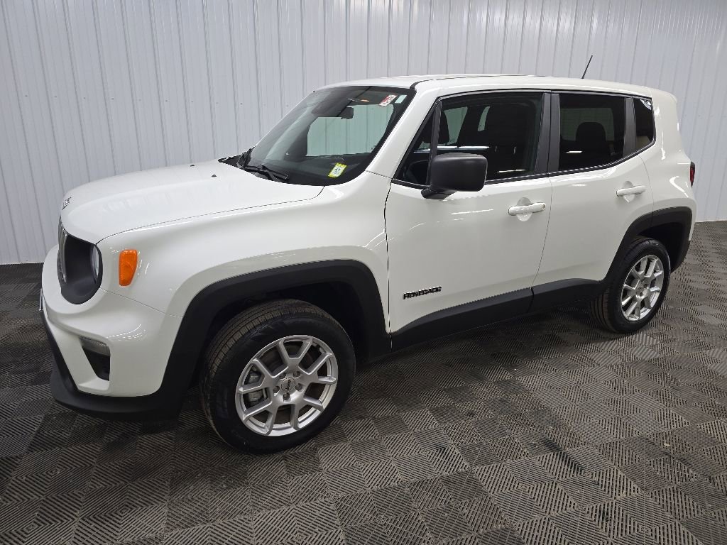 Used 2023 Jeep Renegade Latitude AWD/4WD image 6