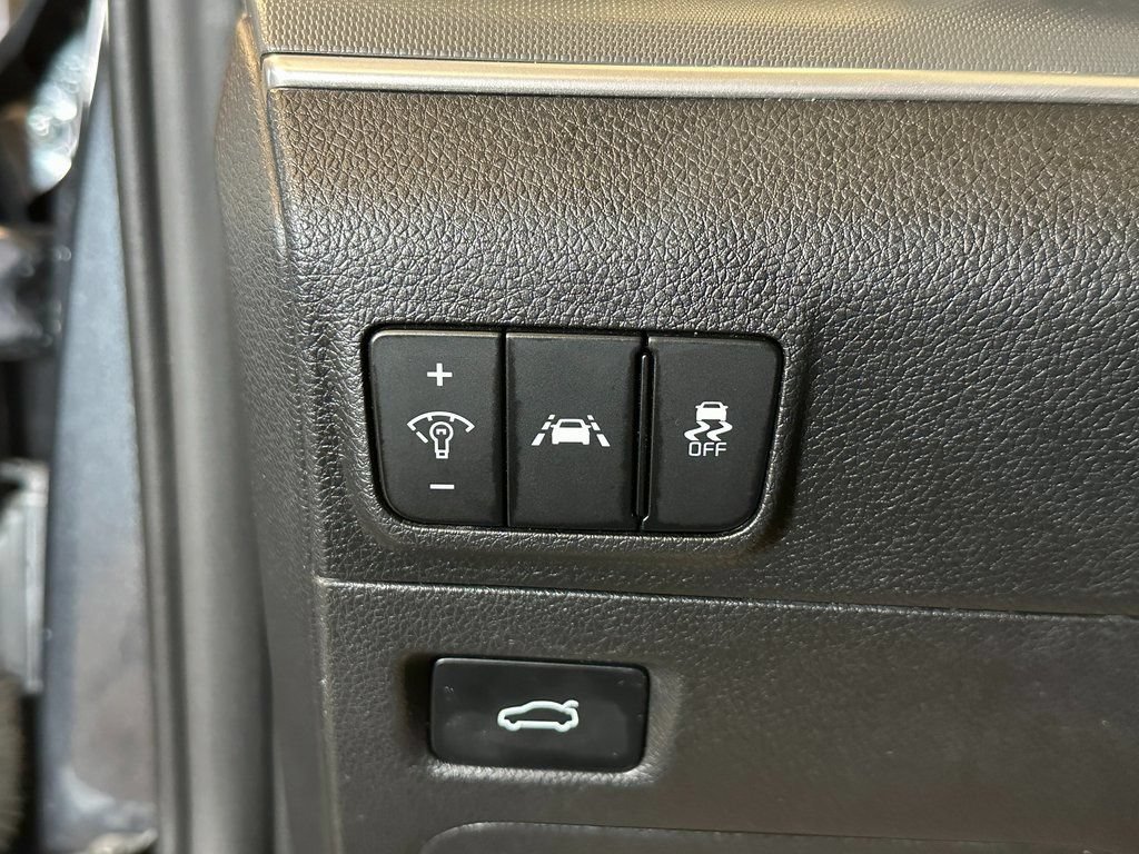 Used 2023 Kia K5 LXS FWD image 16
