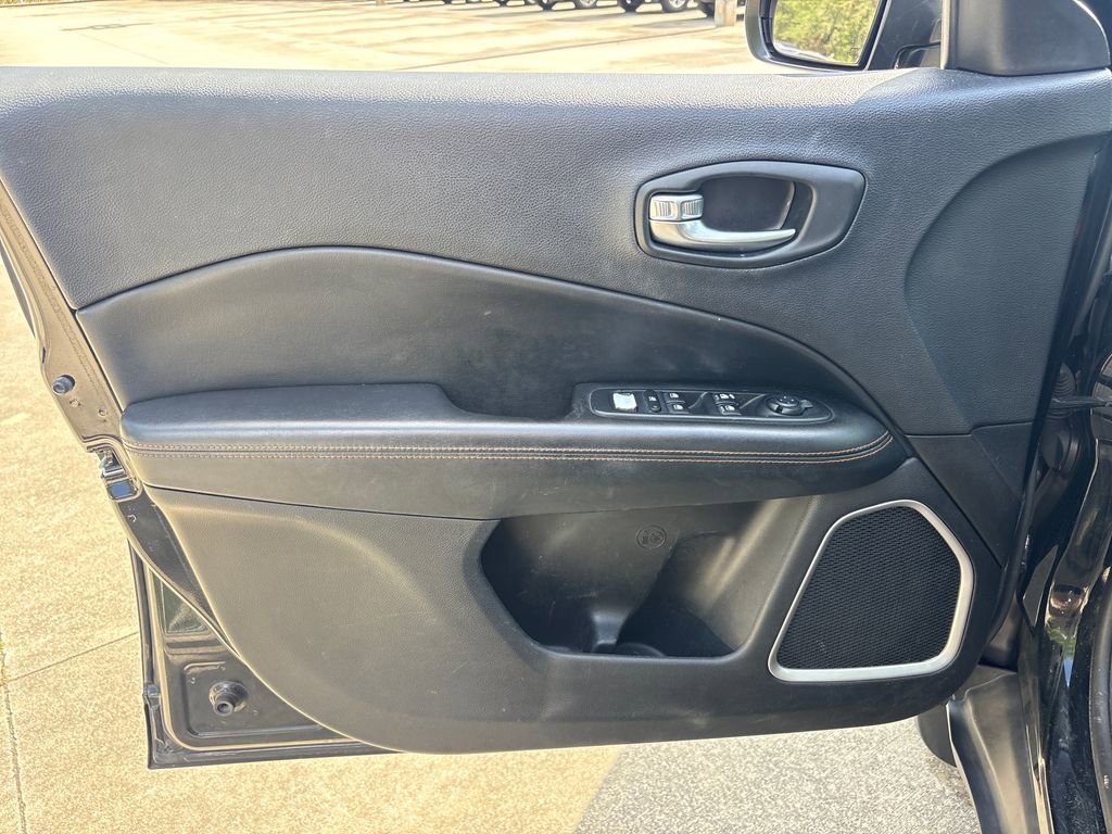 Used 2018 Jeep Compass Limited w/ Safe & Security Group FWD image 17