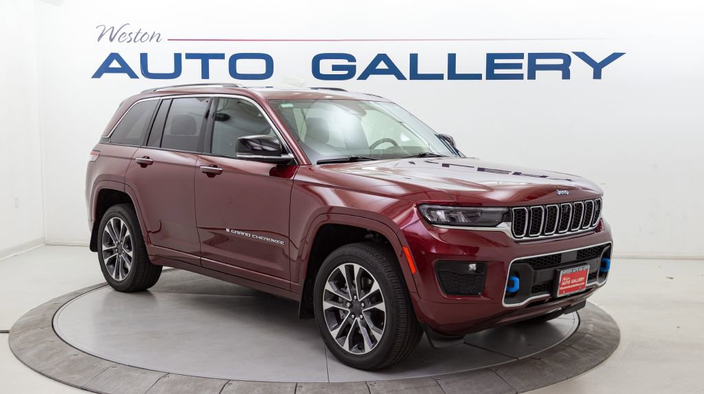 Used 2023 Jeep Grand Cherokee Overland w/ Advanced Protech Group III image 8