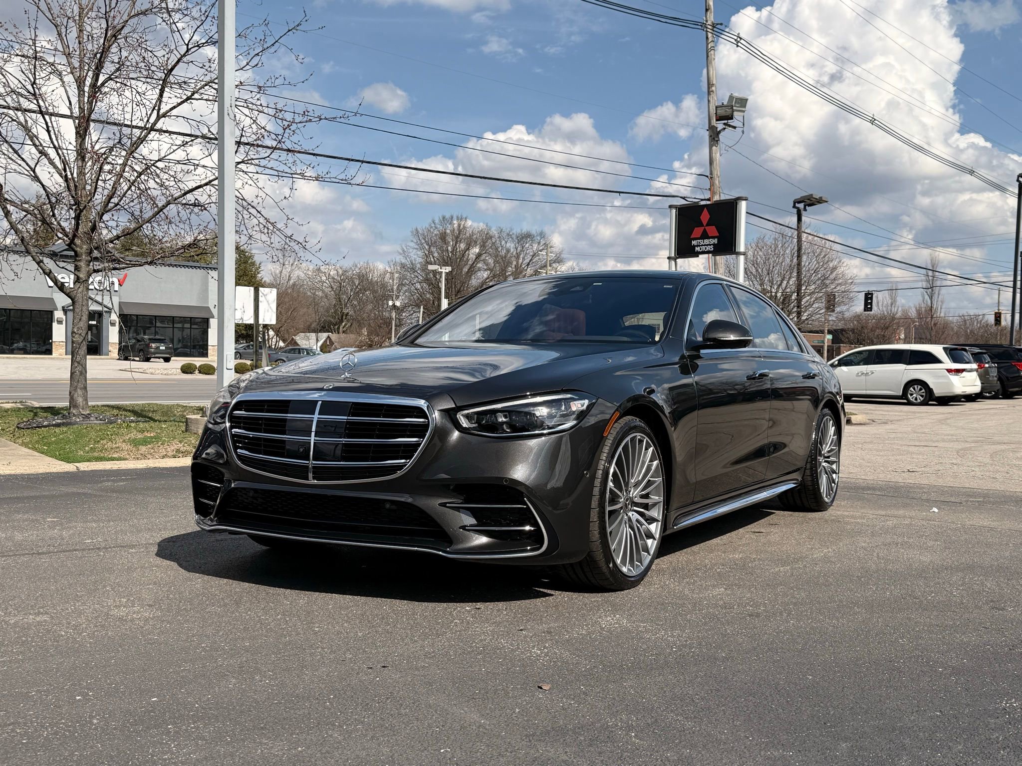 Used 2022 Mercedes-Benz S 580 4MATIC Sedan w/ AMG Line Package image 4