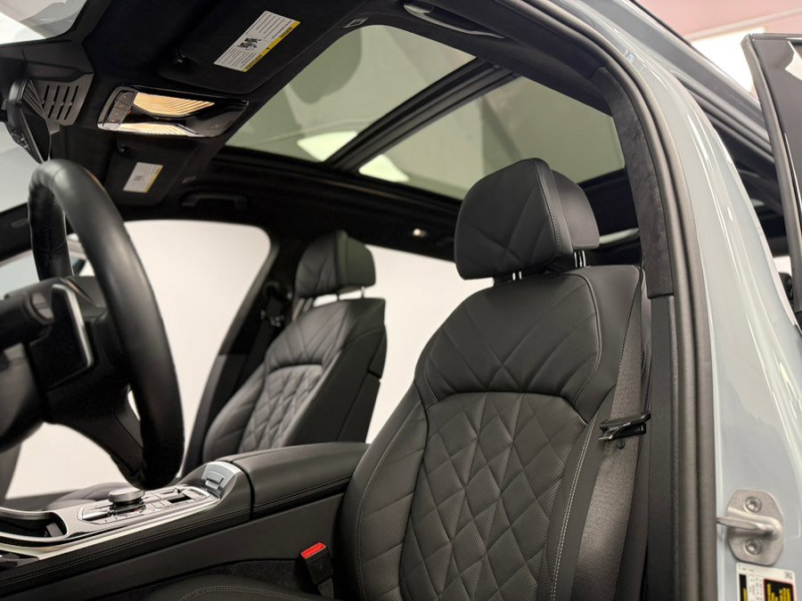 Used 2026 BMW X7 xDrive40i w/ Executive Package image 35