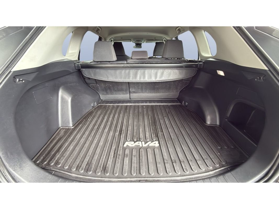 Used 2024 Toyota RAV4 LE AWD/4WD image 15