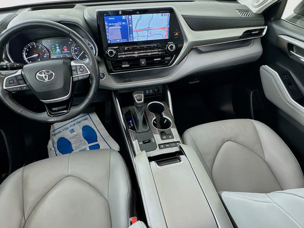 Used 2022 Toyota Highlander Platinum image 28