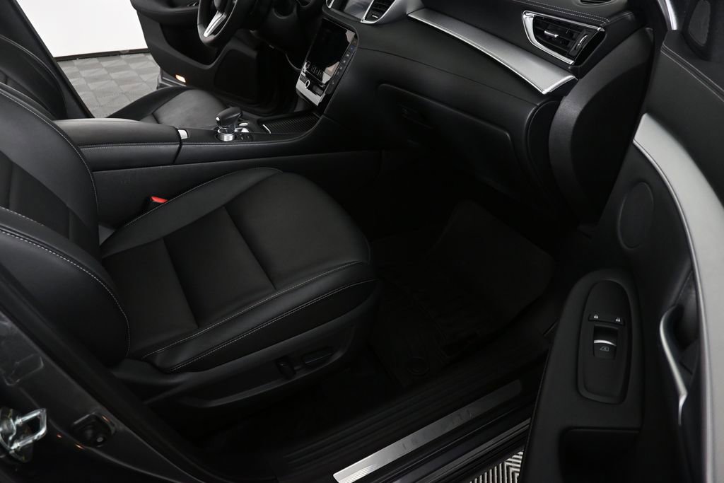 Used 2021 INFINITI QX50 Luxe w/ Appearance Package FWD image 22