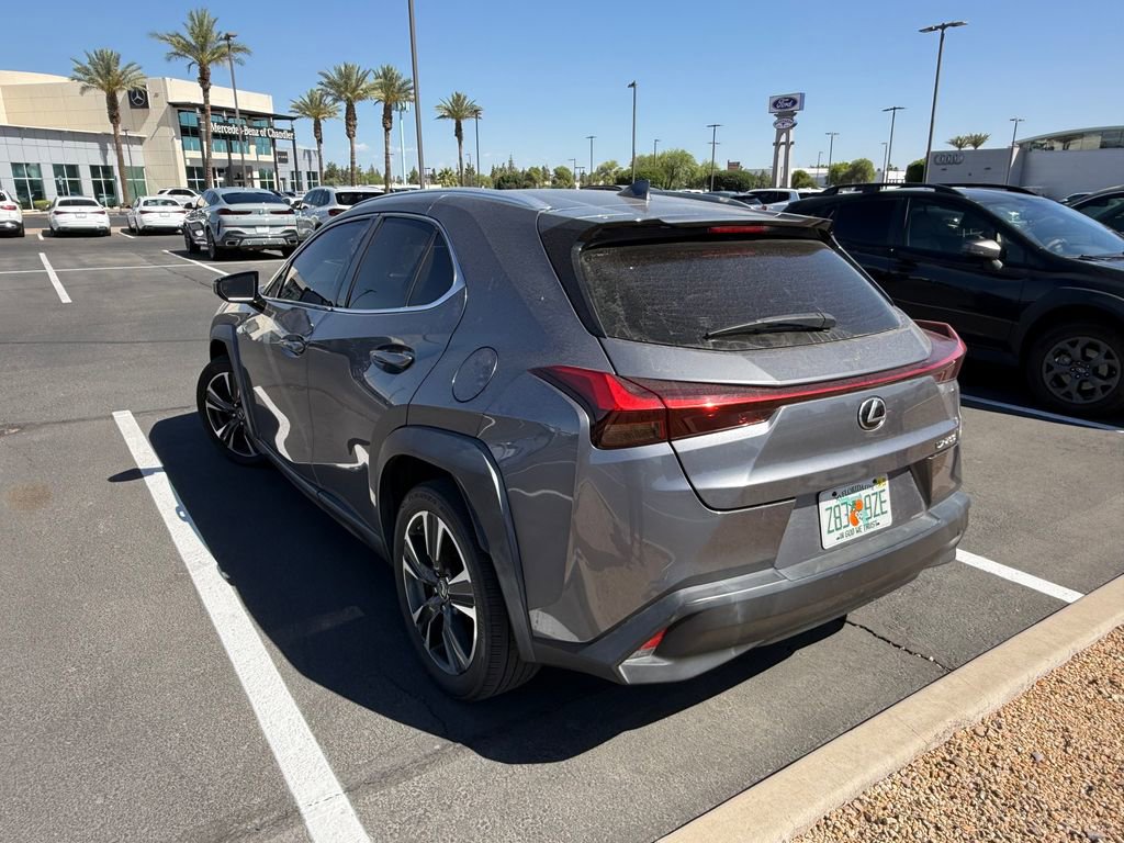 Used 2019 Lexus UX 200 image 2