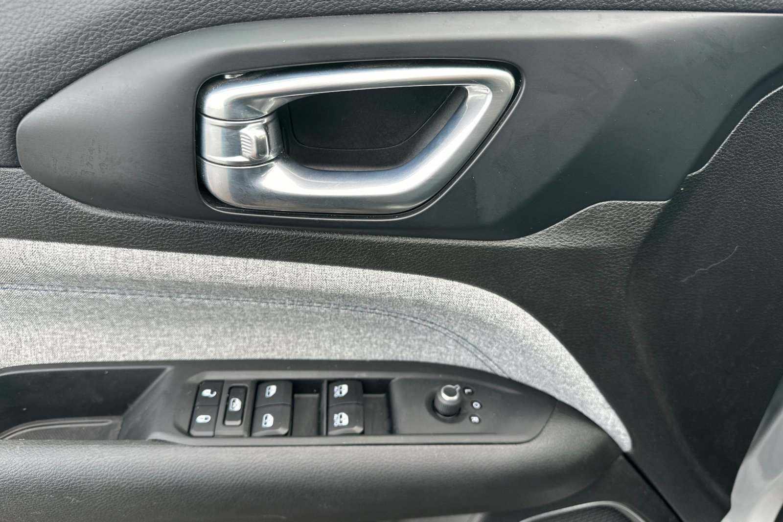 Used 2024 Jeep Compass Latitude image 10