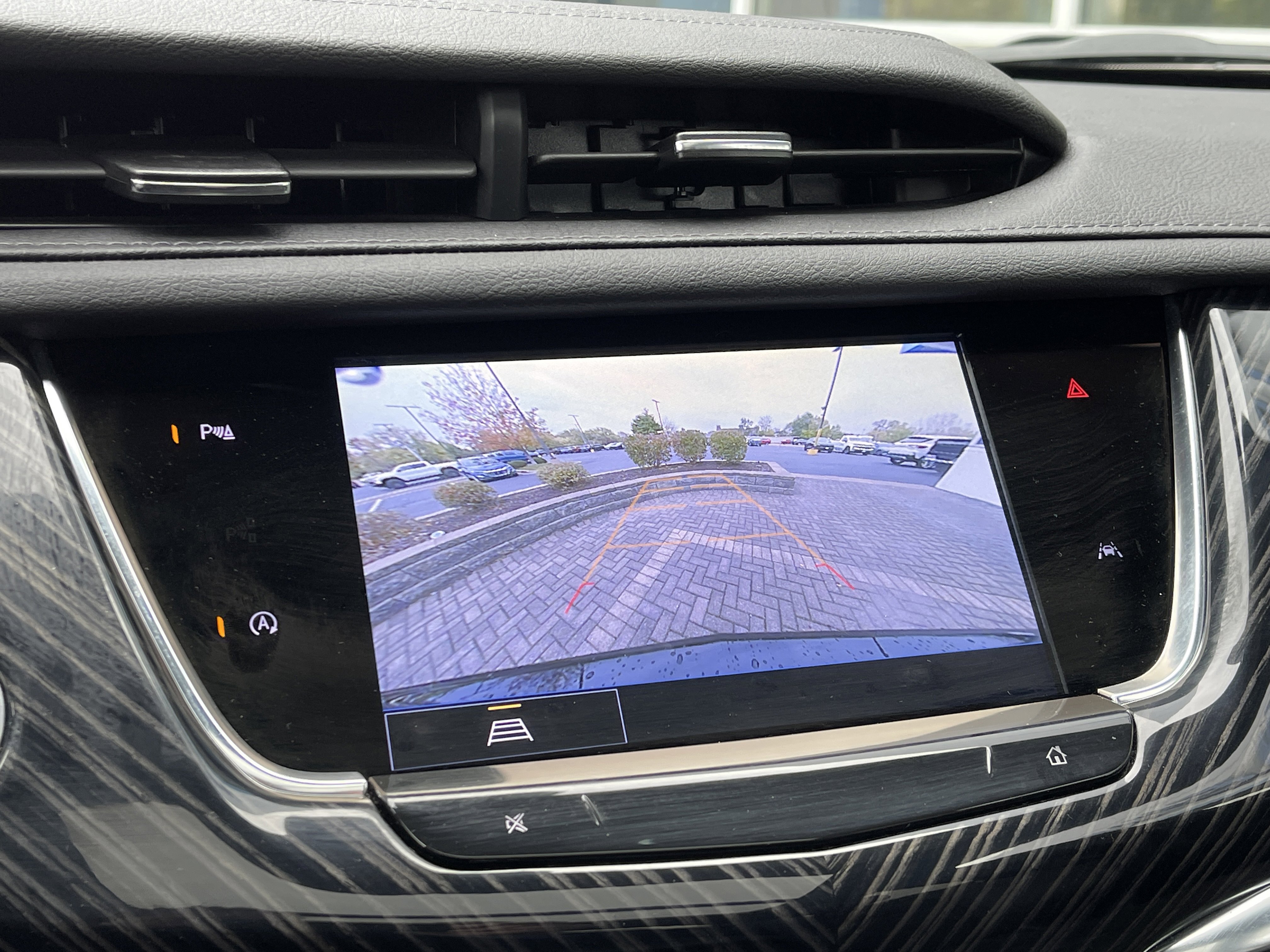 Used 2025 Cadillac XT6 Premium Luxury image 33