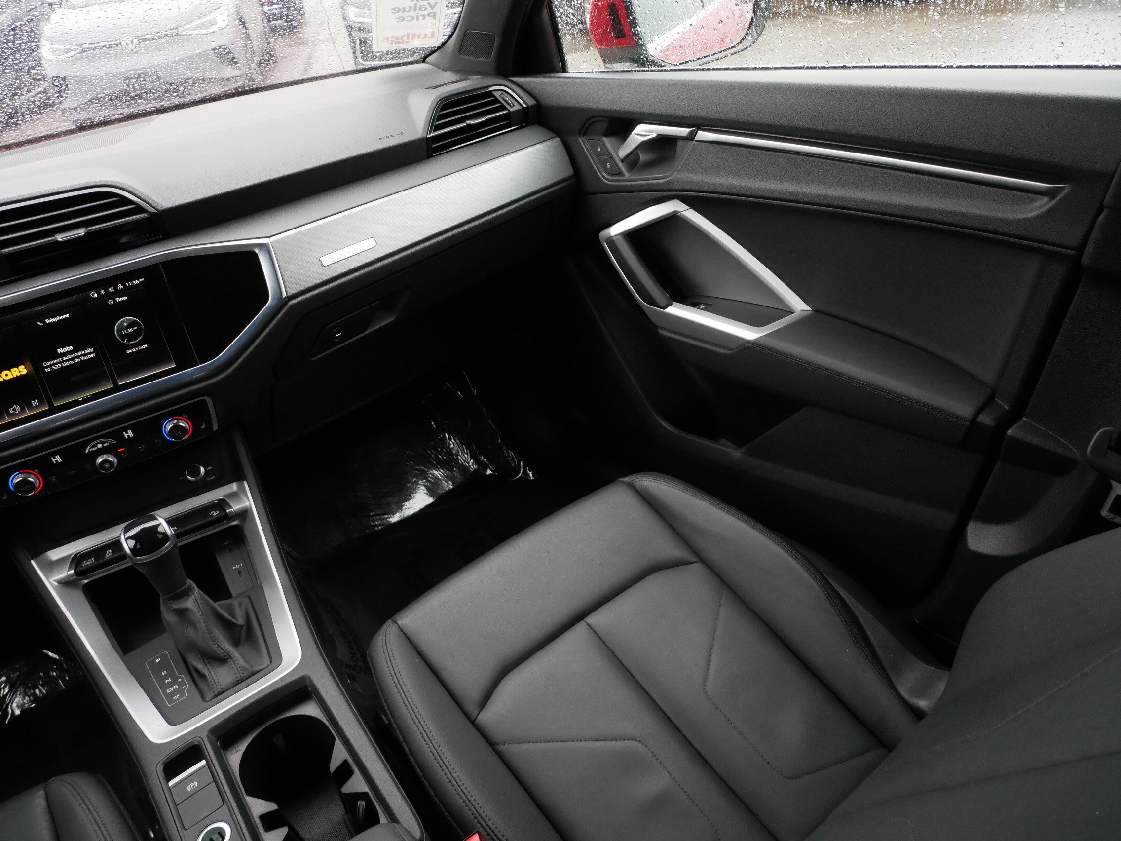 Used 2025 Audi Q3 2.0T Premium image 11