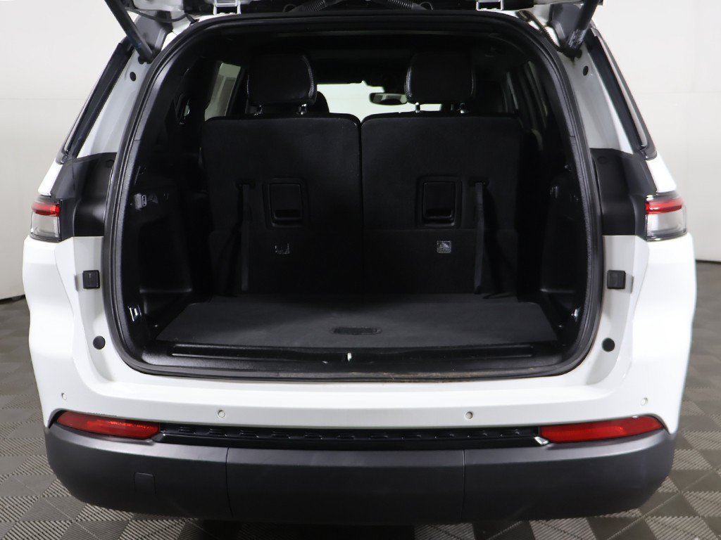 Used 2023 Jeep Grand Cherokee L Laredo AWD/4WD image 16