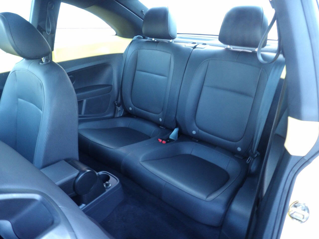 Used 2012 Volkswagen Beetle 2.5 FWD image 9