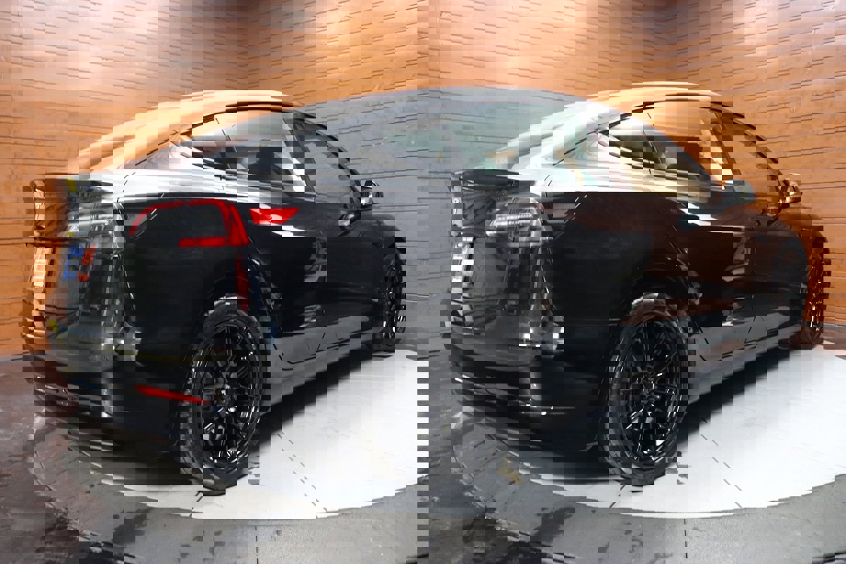 Used 2023 Tesla Model 3 Standard Range image 20
