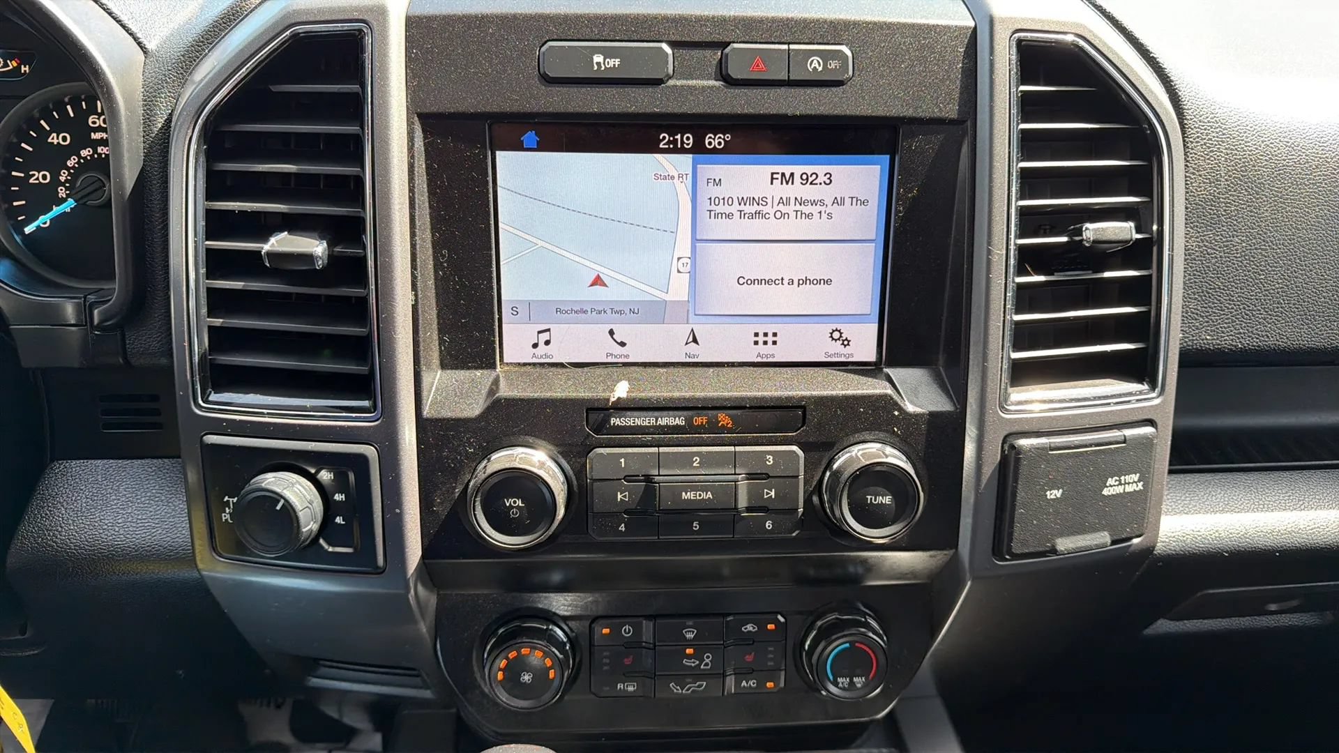 Used 2019 Ford F150 XLT w/ Equipment Group 302A Luxury AWD/4WD image 17
