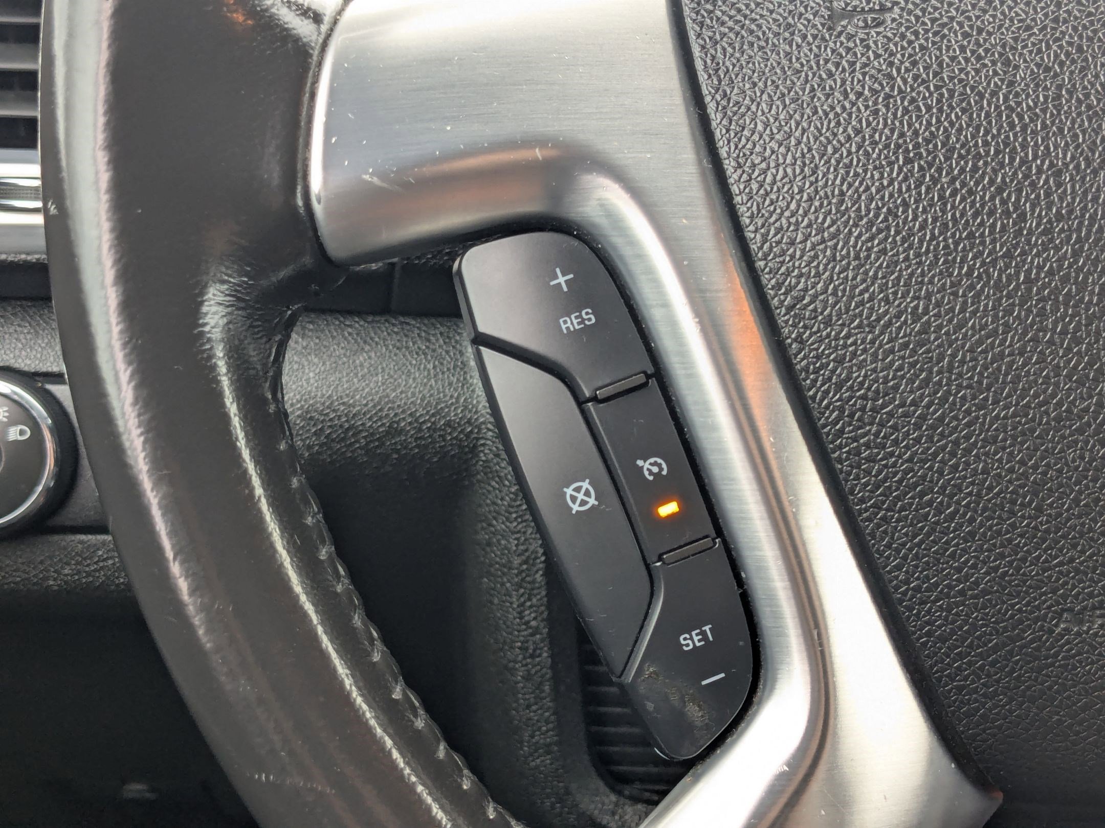 Used 2016 GMC Acadia SLT image 19