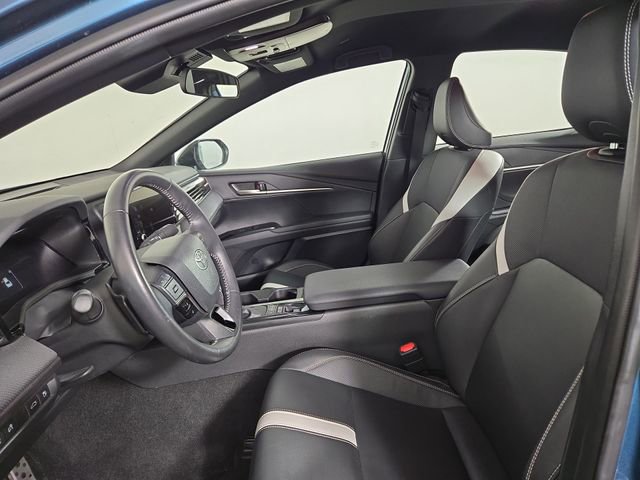 Used 2025 Toyota Camry SE FWD image 12