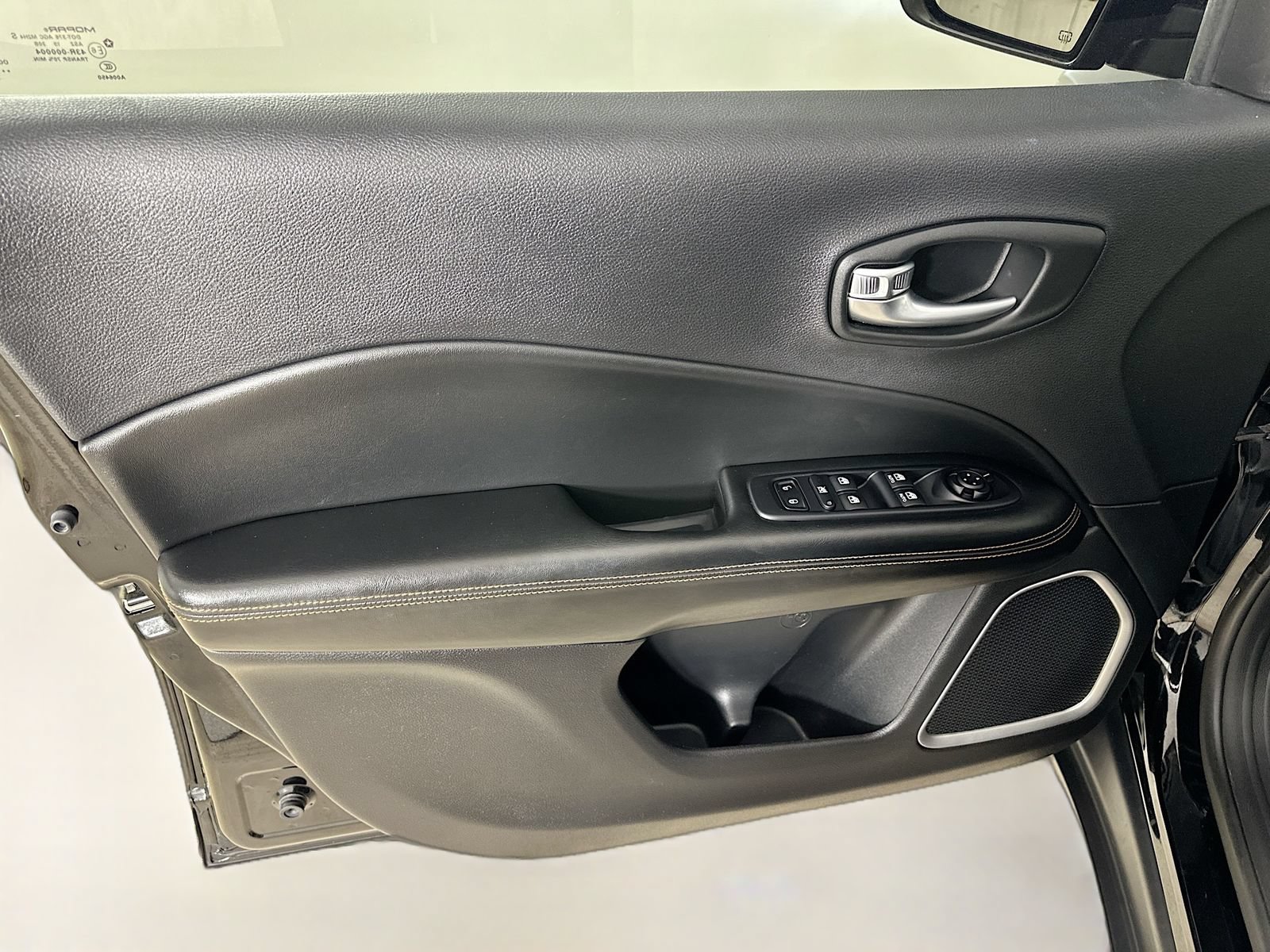 Used 2019 Jeep Compass Limited w/ Safety & Security Group AWD/4WD image 15