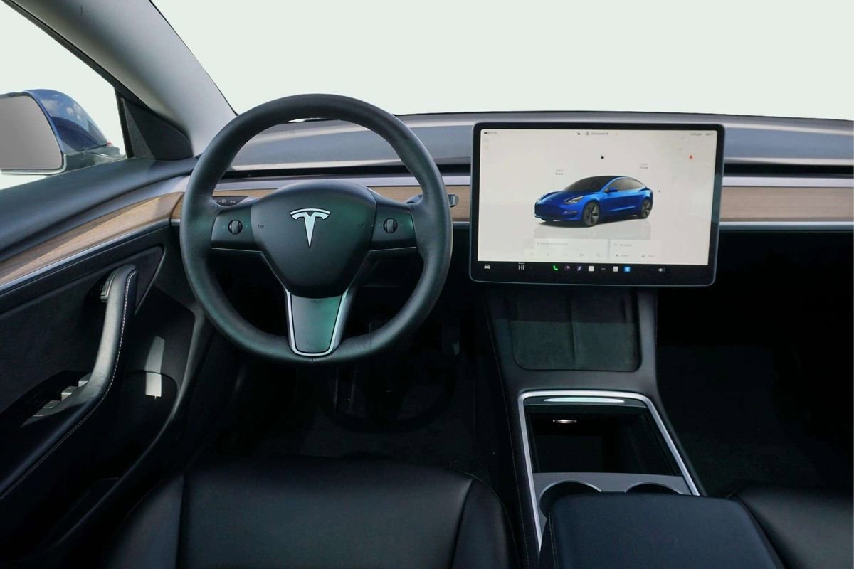 Used 2023 Tesla Model 3 Standard Range image 19