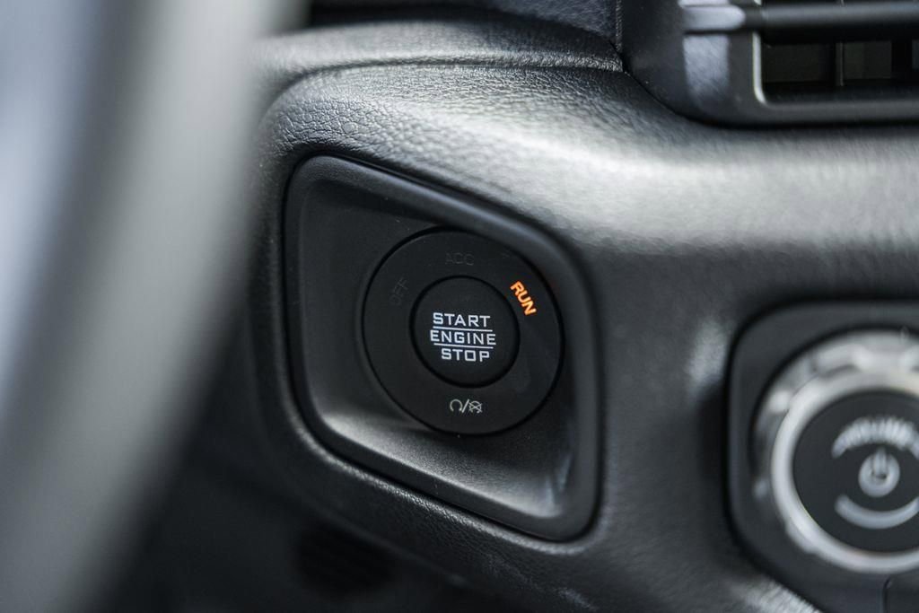 New 2025 Jeep Gladiator Sport AWD/4WD image 30