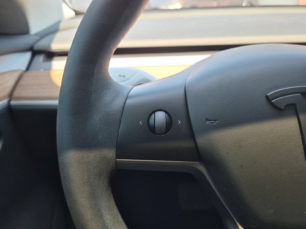 Used 2023 Tesla Model 3 Standard Range RWD image 19