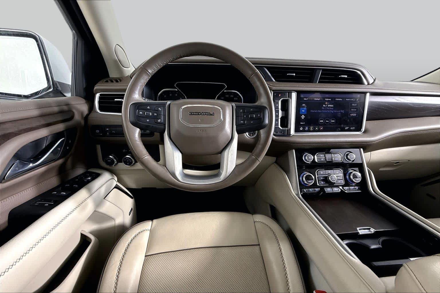 Used 2021 GMC Yukon XL Denali RWD image 5