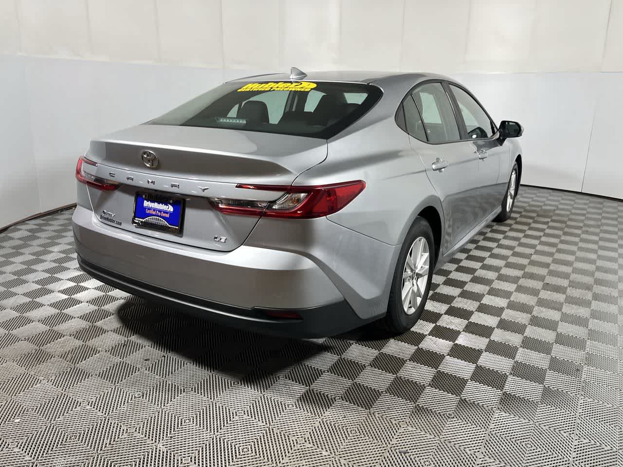 Used 2025 Toyota Camry LE FWD image 8
