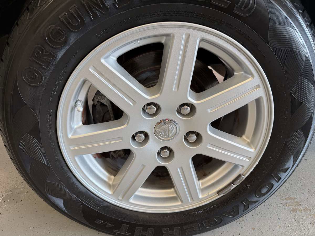 Used 2007 Chrysler Aspen Limited RWD image 24