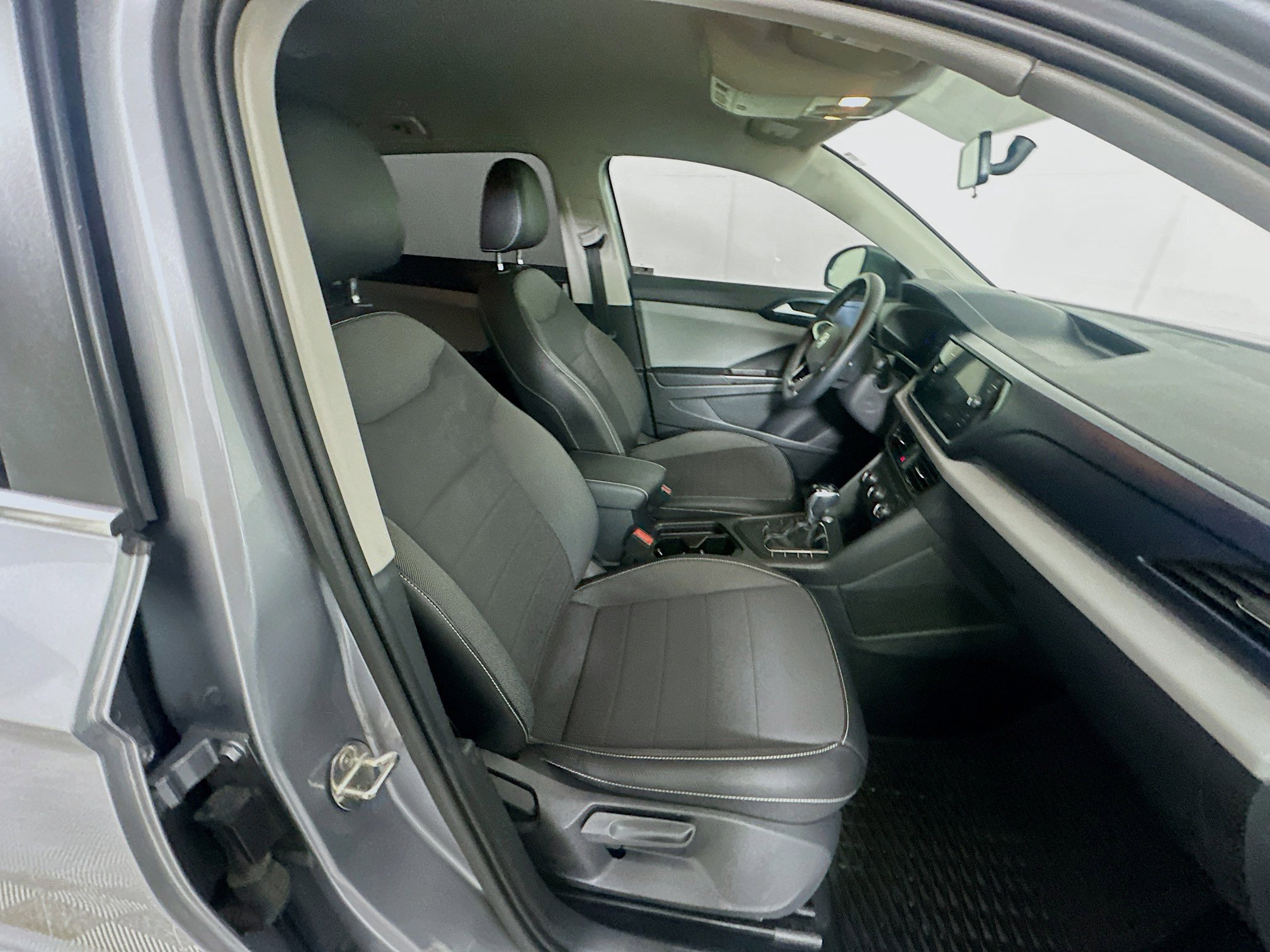 Used 2022 Volkswagen Taos SE FWD image 28