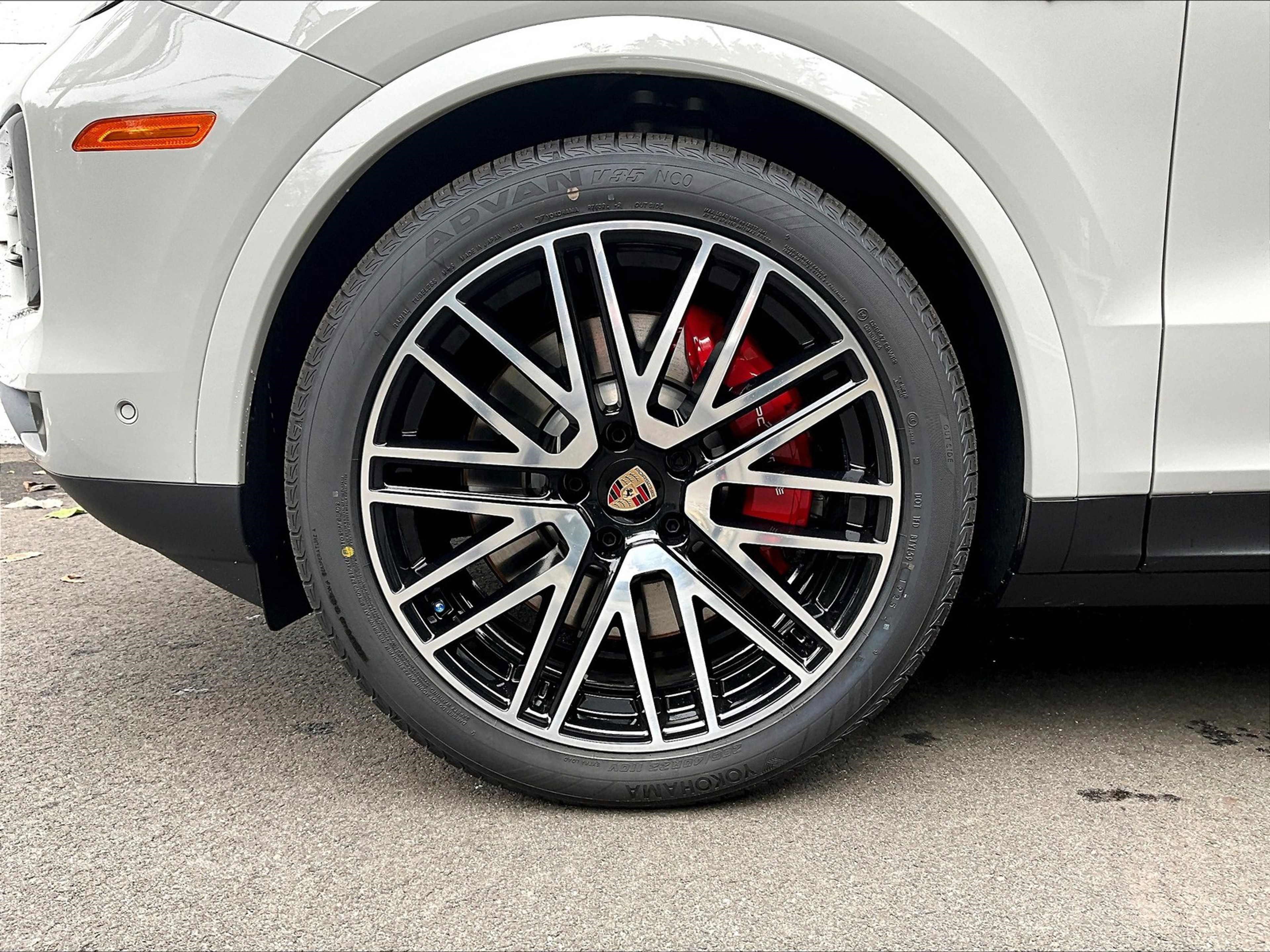 New 2026 Porsche Cayenne S image 13