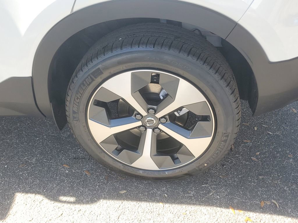 New 2026 Volvo XC40 B4 Core image 3