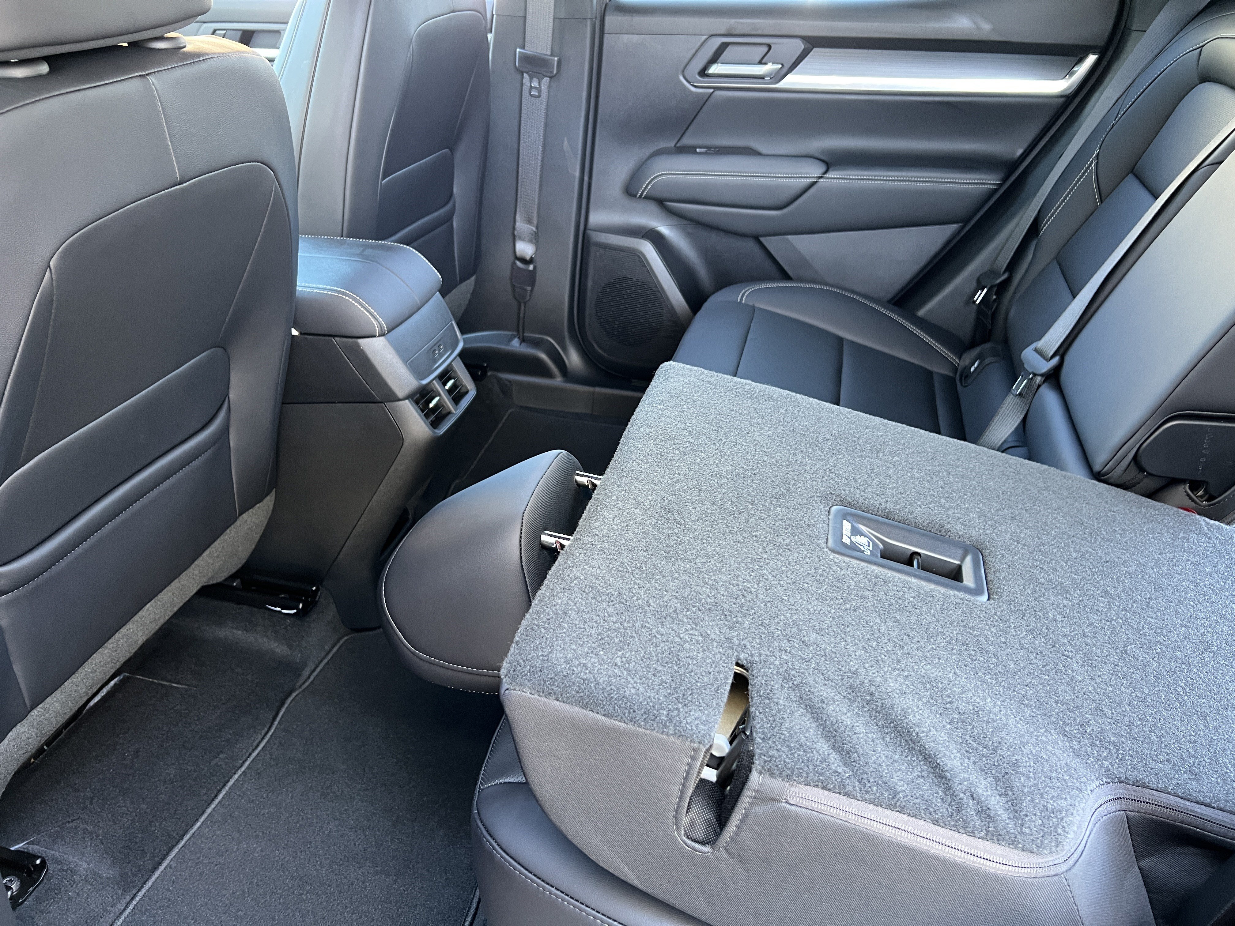 New 2026 GMC Terrain Elevation w/ Elevation Premium Package AWD/4WD image 18