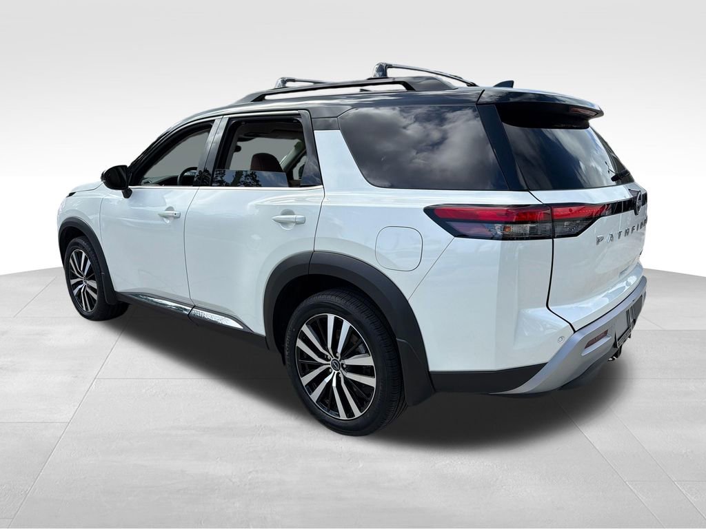 Used 2024 Nissan Pathfinder Platinum w/ Cargo Package AWD/4WD image 9