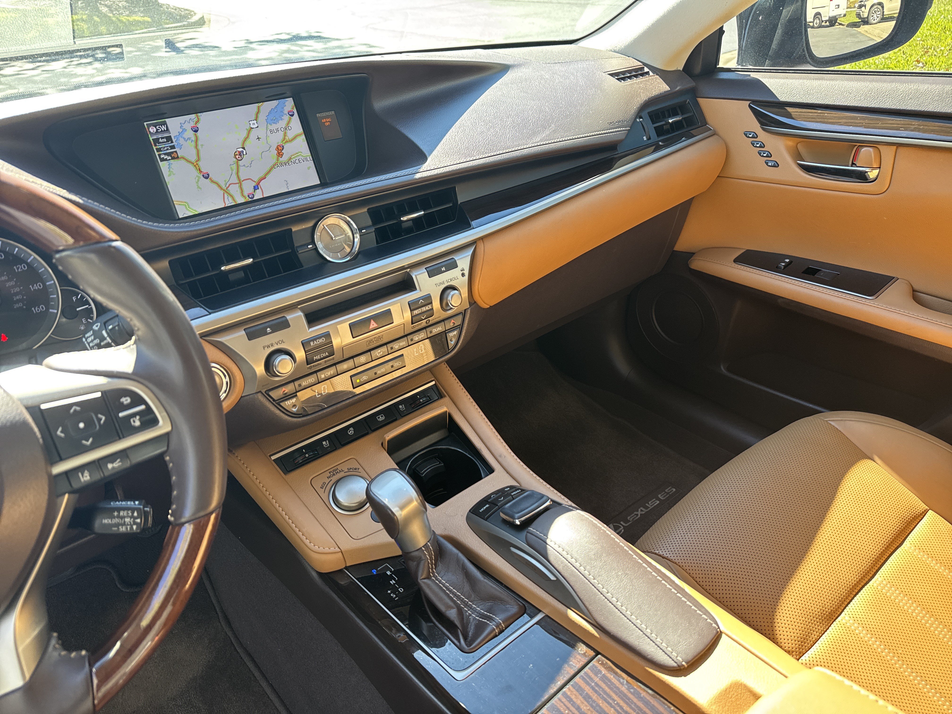 Used 2017 Lexus ES 350 w/ Ultra Luxury Package FWD image 24