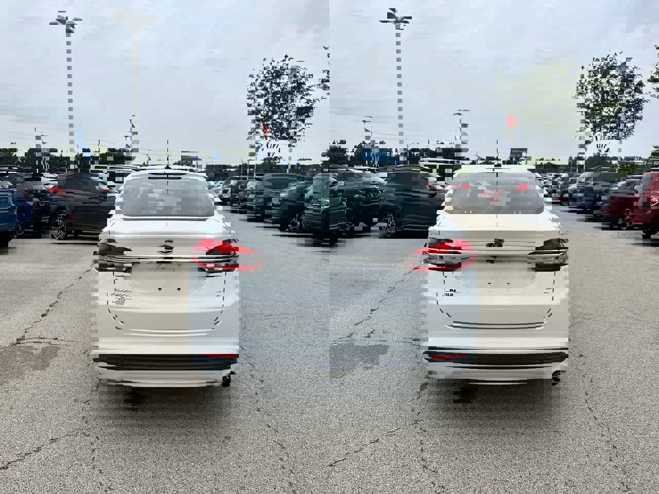 Used 2018 Ford Fusion SE image 12