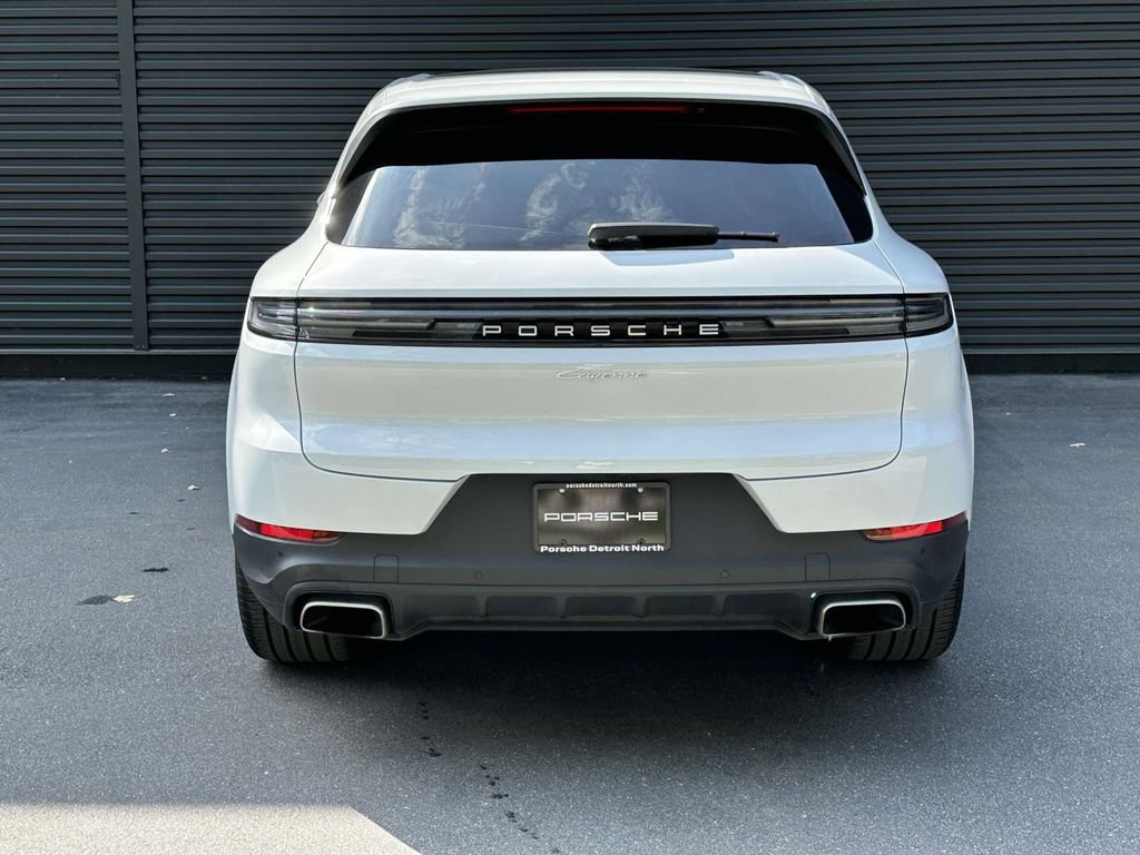 Certified 2026 Porsche Cayenne AWD/4WD image 4