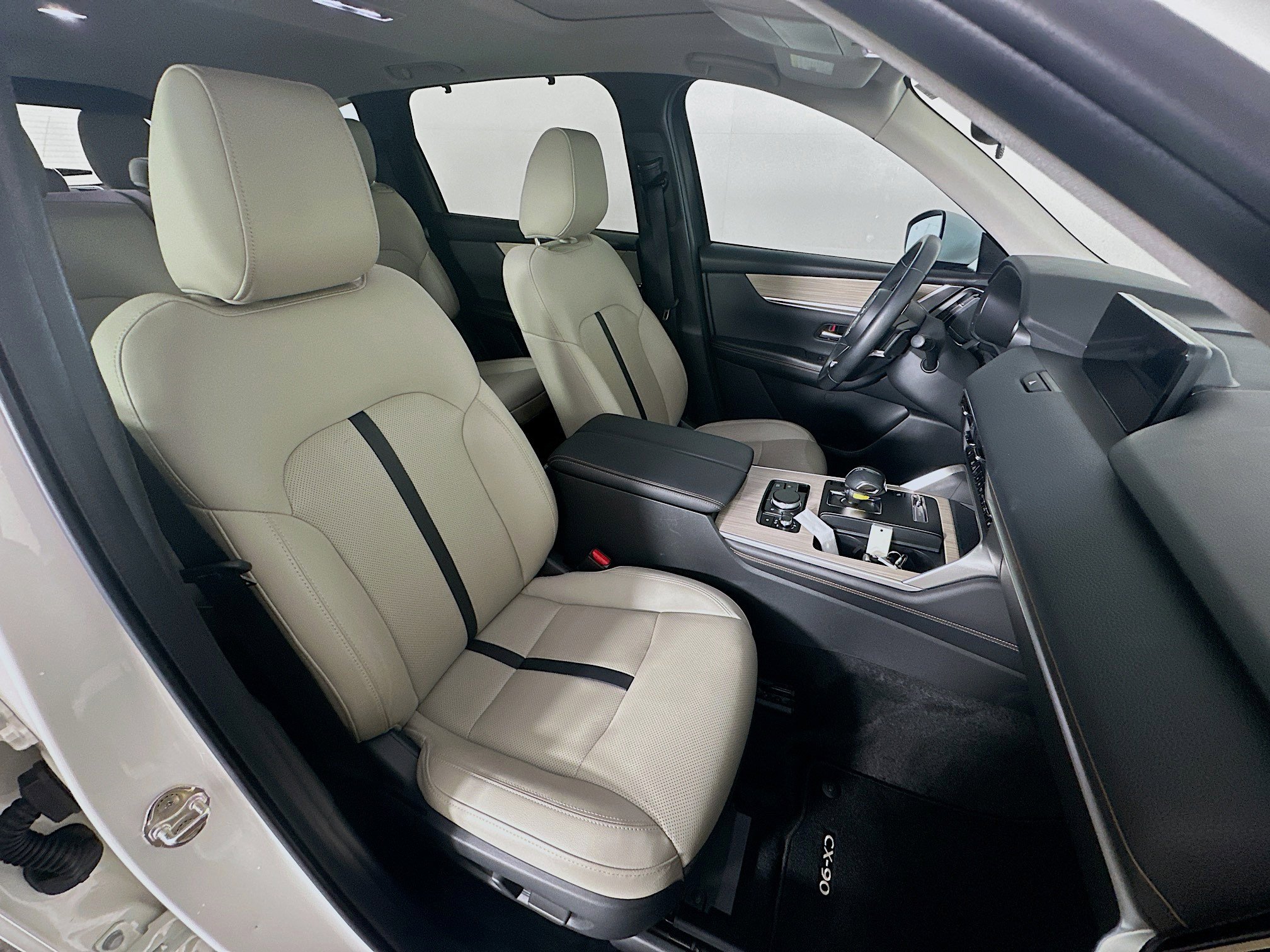 Used 2024 MAZDA CX-90 Plug-In Hybrid w/ Preferred image 32