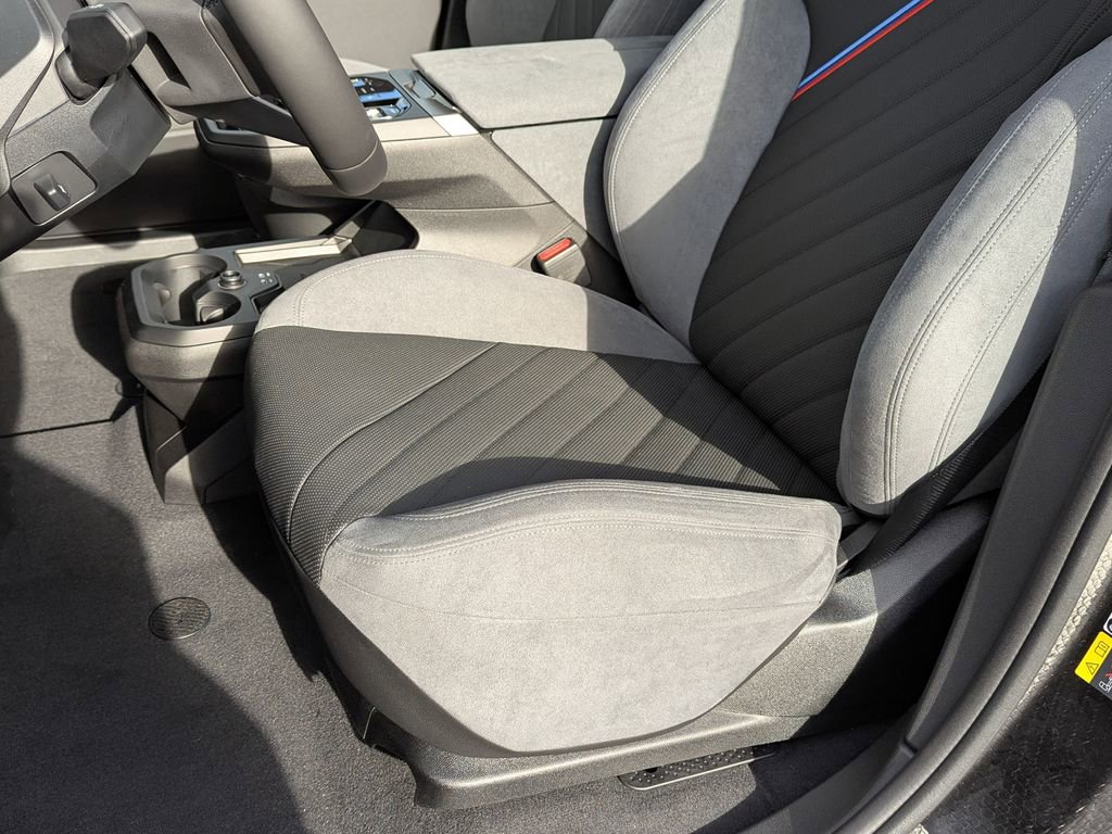 Used 2026 BMW iX xDrive45 image 17