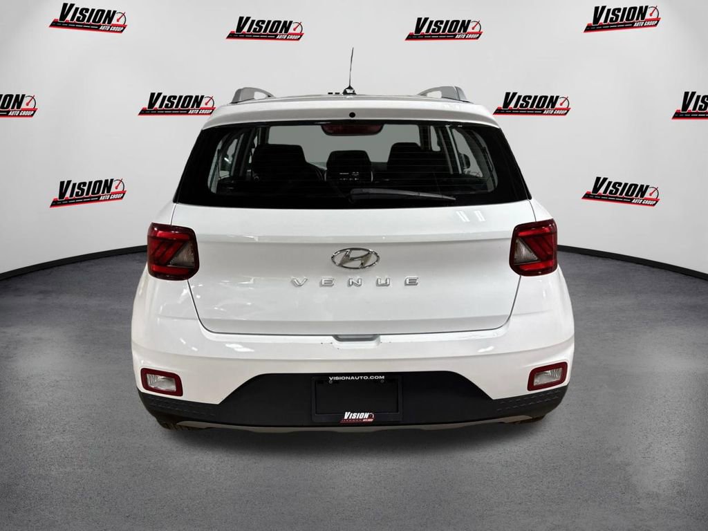Used 2023 Hyundai Venue SEL w/ Cargo Package image 6