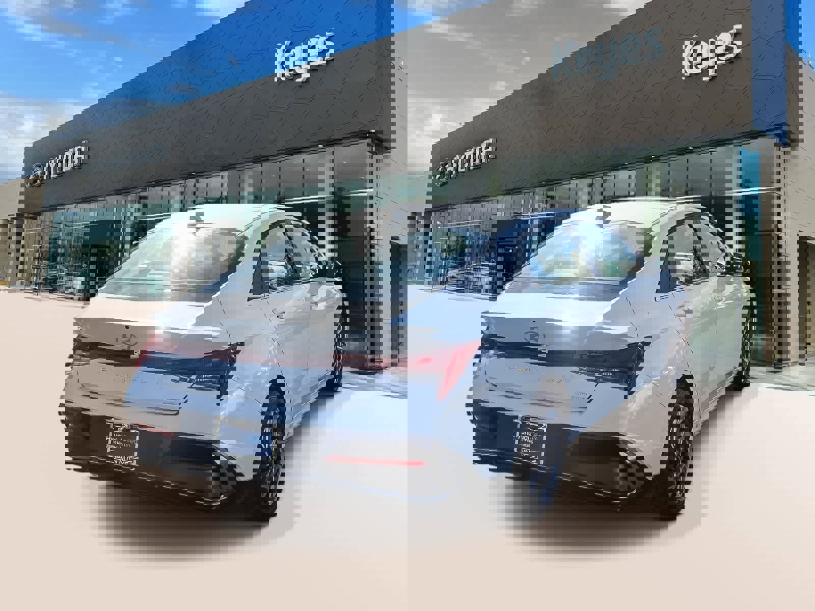 Certified 2025 Hyundai Elantra Limited image 4