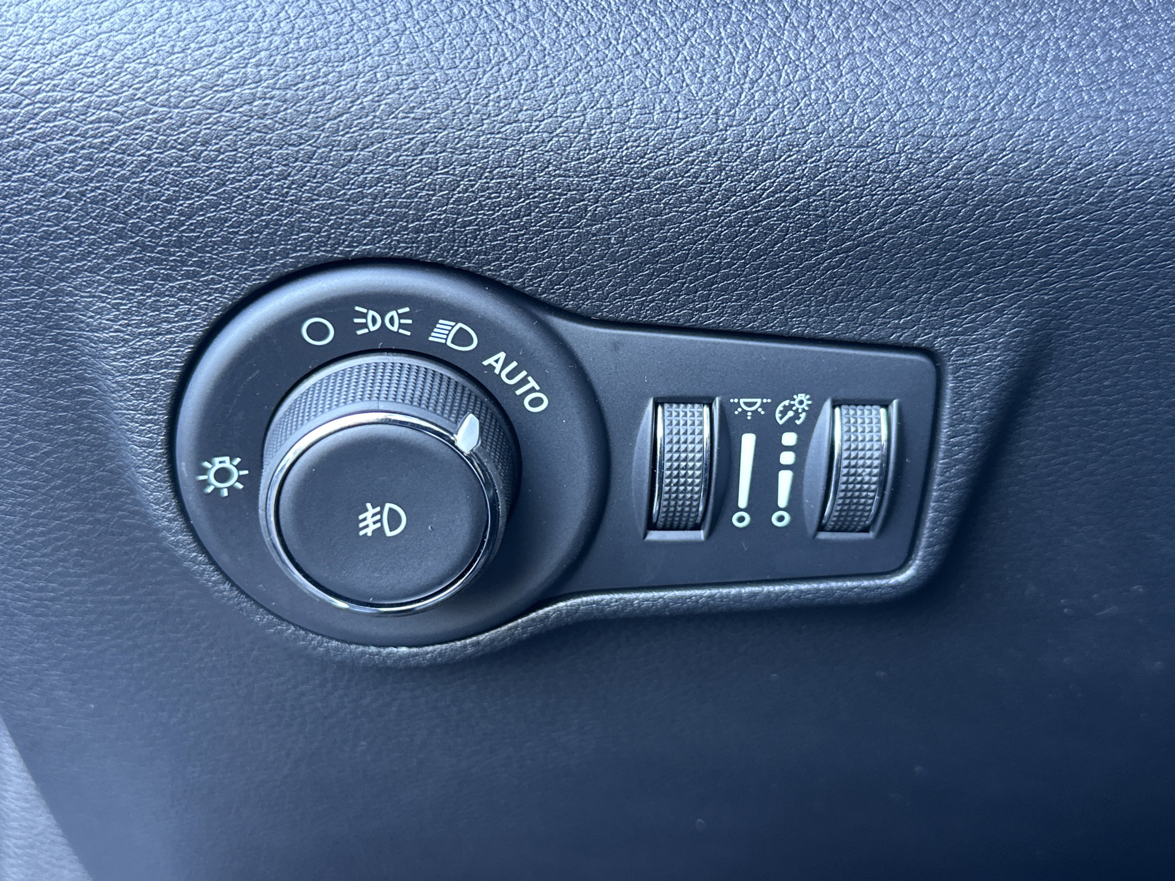 New 2026 Jeep Compass Limited image 12