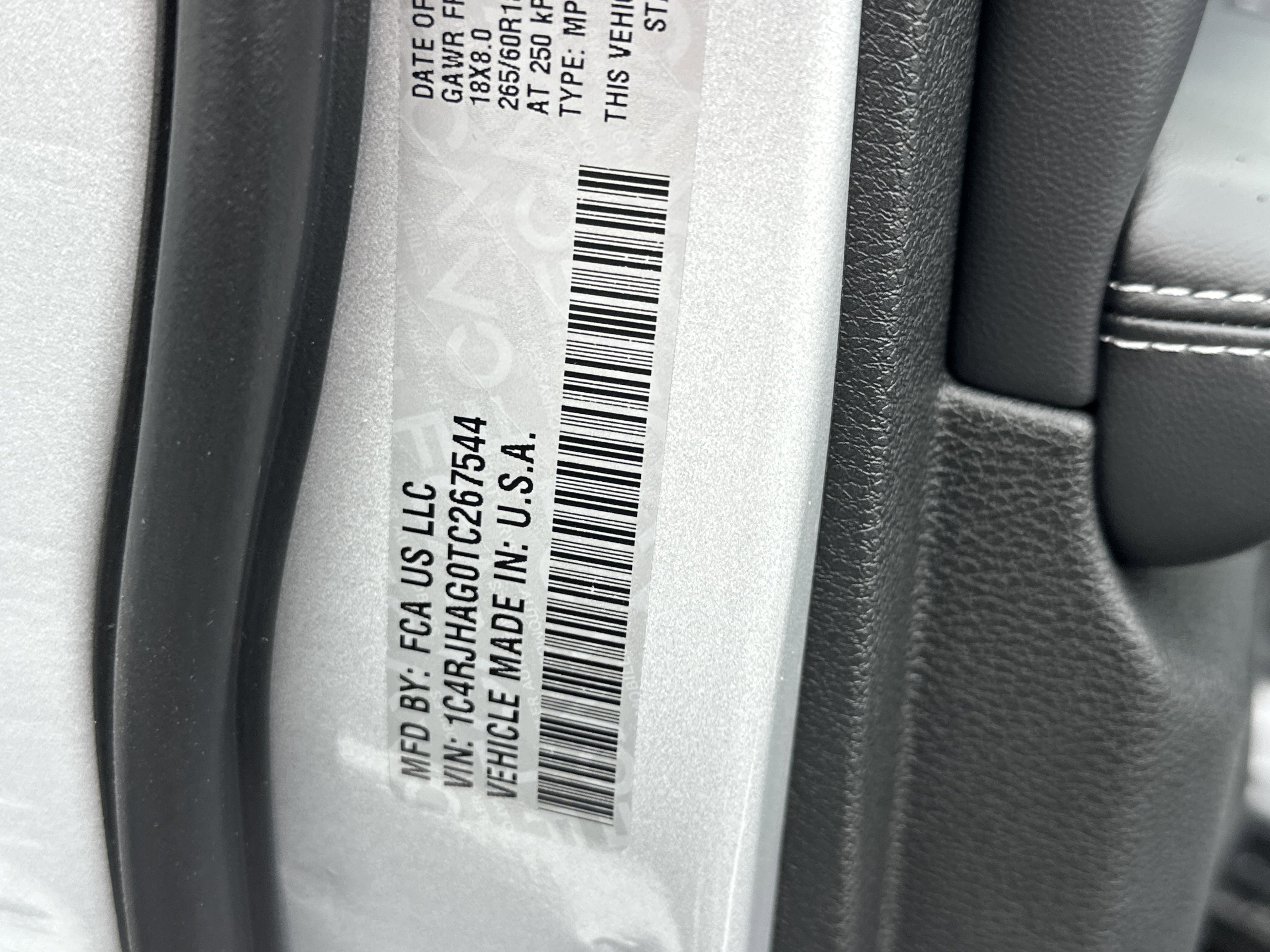 New 2026 Jeep Grand Cherokee Laredo AWD/4WD image 32