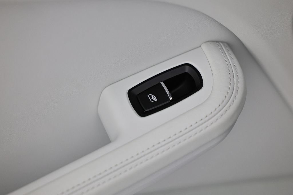 Certified 2026 Porsche Macan AWD/4WD image 27