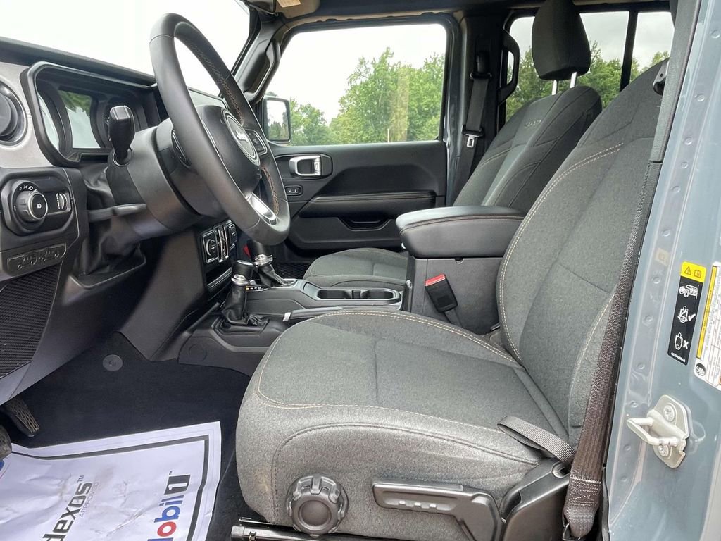 Used 2024 Jeep Wrangler Sahara image 10